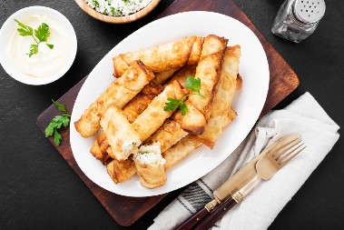 SLASNE ROLNICE SA KAČKAVALJEM Prava eksplozija ukusa u svakom zalogaju, super za doručak ili večeru