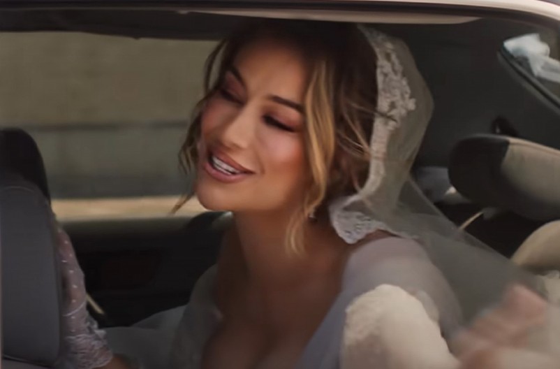 OČEKIVALI STE MINI HALJINU, ALI ONA ZASENILA ODELOM Svi gledaju u mamu Tee Tairović, niko je u ovome nije očekivao — DOMINIRA