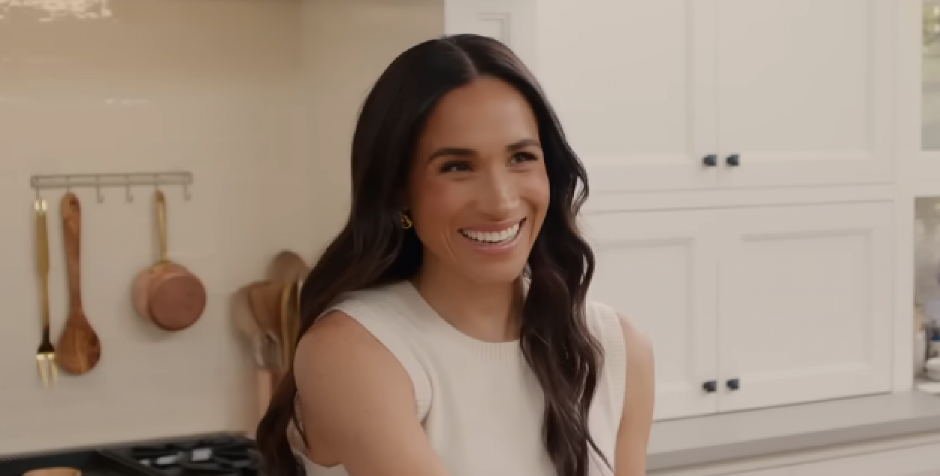 OVAJ MODEL PANTALONA SE RAZGRABI U REKORDNOM ROKU  Ležeran, elegantan, sa dozom kul stila, trendu nije odolela ni Megan Markl