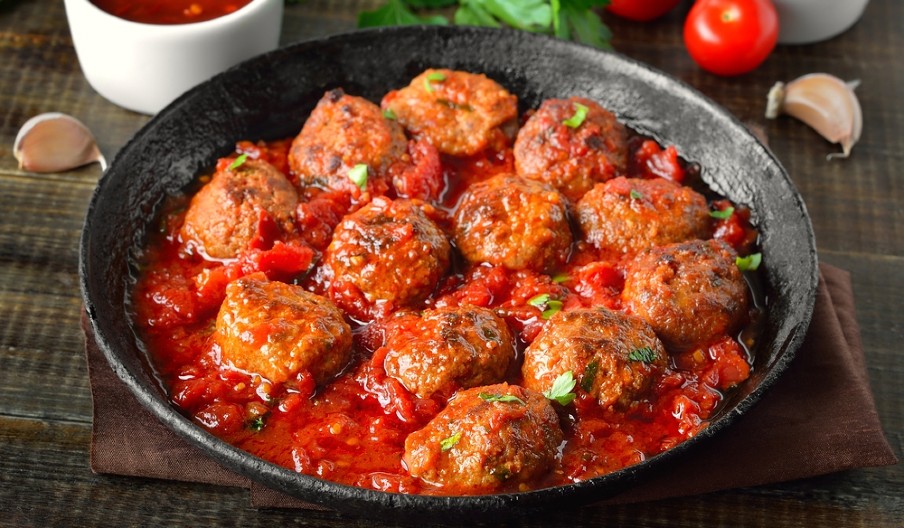 ĆUFTE U PARADAJZ SOSU Klasik domaće kuhinje koji ne izlazi iz mode, samo mu popularnost raste