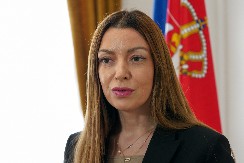 "ŽRTVE SU SVI GRAĐANI SRBIJE KOJI NE ŽELE NASILJE I HAOS" Ministarka Mesarović: Da oni dođu na vlast zaustavili bi celu Srbiju, RUŠITELJI SU I TO JE POTPUNO JASNO