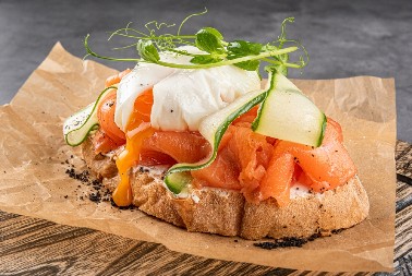 BRUSKETI SA DIMLJENIM LOSOSOM Italijansko brzo predjelo koje će oduševiti i najizbirljivije