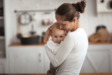 VAŽNA VEST ZA MAJKE I DECU Brnabić: "Završen Predlog zakona o alimentacionom fondu, poslat Skupštini i Vladi"