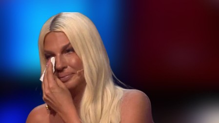 JELENA KARLEUŠA TRPELA NASILJE Jezivi detalji o fizičkim napadima šokirali naciju, pevačica progovorila o godinama pakla!