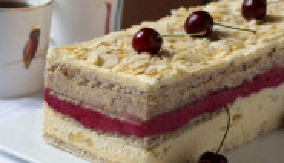 POSNA MOSKVA ŠNIT Raskošna poslastica koja budi sva čula, za sve važne događaje