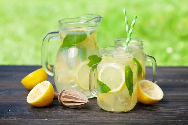 "ČAŠA TOPLE VODE SA LIMUNOM JE GLUPOST" Dr Filgud otkrio da su naše bake znale najbolji "lek" za mršavljenje