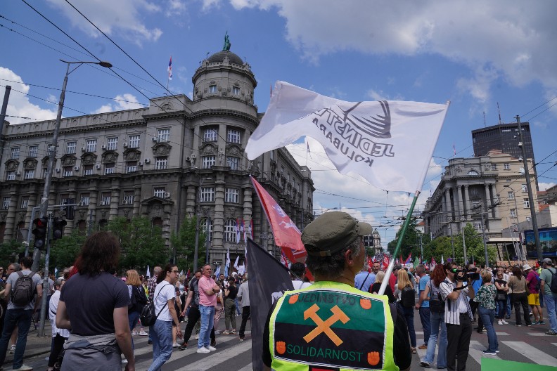 PONOŠEV ŠIŠKIN PRIZNAO: Sindikati doveli 2 hiljade ljudi u Beograd, ako i toliko!