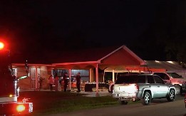 PUCNJAVA NA PORODIČNOJ PROSLAVI! IMA MRTVIH: Ranjene našli svuda oko kuće, horor u Teksasu (VIDEO)