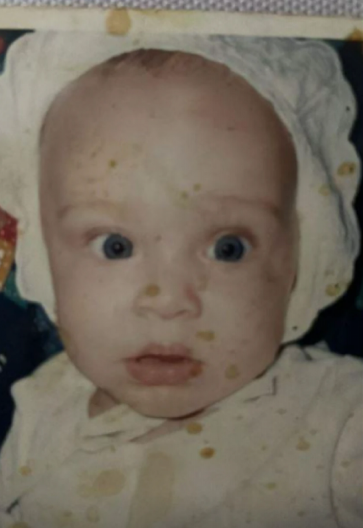 ZNATE LI DEVOJČICU SA FOTKE? Pobedila je u Zadruzi, imala ljubavne i porodične brodolome pred kamerama, a danas je uspešna voditeljka