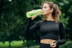 KOLIKO TREBA PITI VODE DNEVNO? Ako osećate ove simptome, garantovano ne unosite dovoljno tečnosti