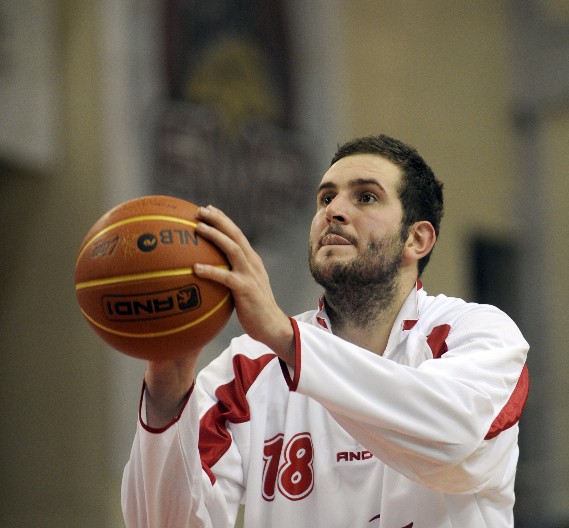 "NJEGOVA PRERANA SMRT OSTAVILA NAS JE BEZ REČI" Oglasio se bivši klub Dragana Labovića