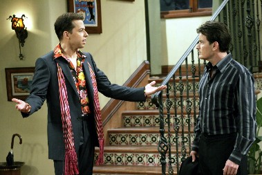 NEĆE VIŠE DA ČUJE ZA ČARLIJA ŠINA, A NEKADA ZGRTALI MILIONE Kako danas izgleda Alan iz serije koju svi u Srbiji obožavaju