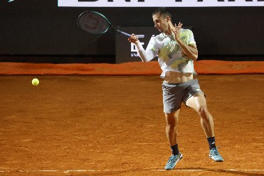 ĐERE HRABRO KRENUO, PA SE UGASIO Alkaraz srušio još jednog Srbina i nastavio pohod na Rim