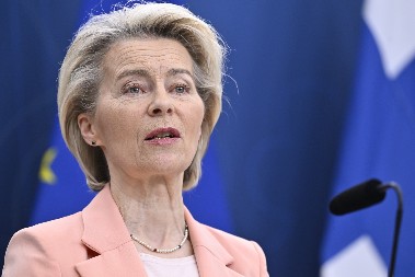 DANAS PADA ODLUKA O AFERI "FAJZERGEJT" Ceo svet želi da vidi TAJNE PORUKE o ugovoru vrednom MILIJARDE