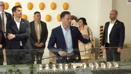 GRAĐANI, ZAVIRITE U BUDUĆNOST! OBRATIO SE MINISTAR MALI: Predstavljanje makete EXPO 2027, evo kako će sve izgledati za dve godine (FOTO/VIDEO)