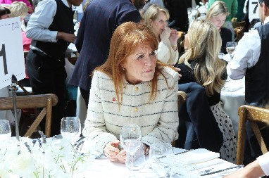 OZLOGLAŠENA SNAJA KRALJICE ELIZABETE ZGROZILA SVET SVOJIM PRIZNANJEM  Ne ostavlja svoju svekrvu ni da počiva u miru!