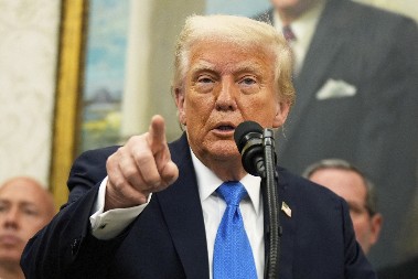 "OVO NIJE MOJ RAT, BOLJE DA SE NISMO MEŠALI, PRAVI JE HAOS" Tramp nakon razgovora sa Putinom: "Imam određenu granicu"