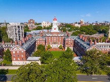 ŠOKANTNA ODLUKA U AMERICI! Tramp zabranio Harvardu upisivanje studenata iz inostranstva