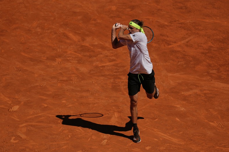 DRAMA NA NEBU Grom udario u avion sa teniserima