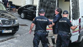 BUDO BANANA I NJEGOVA ĆERKA TRAŽE OD CRNE GORE 720.000 EVRA  Otac i ćerka tuže Crnu Goru zbog neosnovanog pritvora