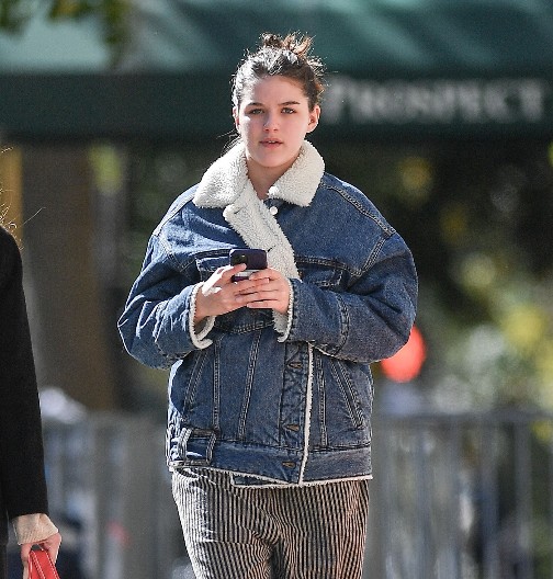 DA LI ZNATE ČIJA JE OVO ĆERKA? Roditelji su joj poznati glumci, a svi kažu da je lepa na majku!