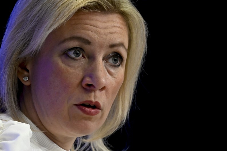 ''OBUZDAJTE IH I PREUZMITE KONTROLU'' Grmi Zaharova zbog novog napada