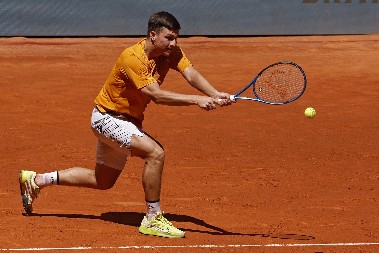 OBJAVLJEN RASPORED Evo kada će Kecmanović odigrati prvi meč na Rolan Garosu