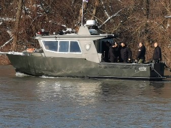 POTONULI BROD IZVUČEN IZ SAVE, TELO MUŠKARCA I DALJE UNUTRA Kapetan objasnio zašto je bilo potrebno godinu dana da se plovilo izvuče