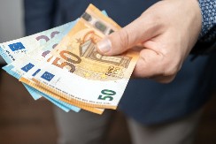 NOVA ODLUKA JE UPRAVO STUPILA NA SNAGU Važna vest ako menjate evre