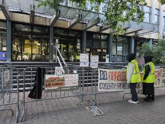 "PROCES SE VODI POD PRITISKOM" Oglasio se advokat utamničenih aktivista SNS, sud ih drži u zatvoru a pušta teroriste na slobodu!