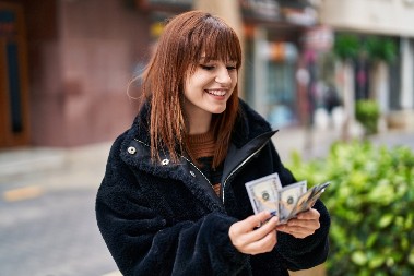 NOVČANA KIŠA PLJUŠTI Rođene u ova 3 znaka čeka ogroman finansijski priliv u četvrtak, 29. maja, imaće pune ruke para