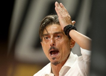 JANAKOPULOS ZAGRMEO KAO NIKADA PRE "Sve sem 3:0 je neprihvatljivo, dokrajčite ih"