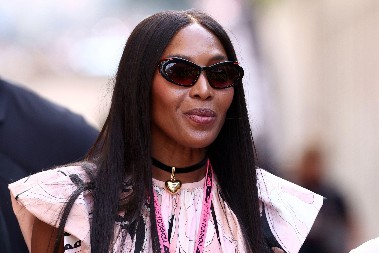 RETKA FOTOGRAFIJA NAOMI KEMBEL SA DECOM  Dugo ih je krila od očiju javnosti, a i njihov otac je strogo čuvana tajna