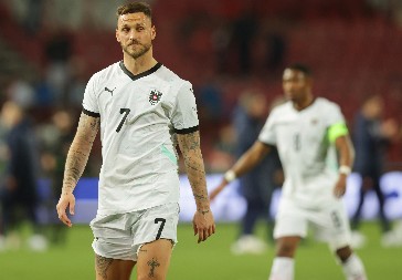 ŠTA BI OVO TREBALO DA ZNAČI? Arnautović upitan o dolasku u Zvezdu, njegova reakcija će šokirati "delije"