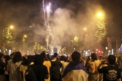 UŽASNE SCENE U FRANCUSKOJ Mladić nastradao na proslavi titule Lige šampiona PSŽ-a