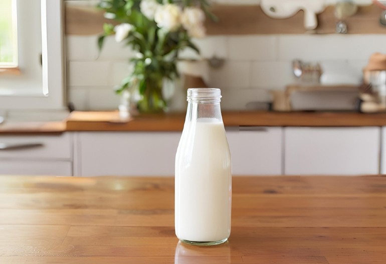 SRBIJA SMANJUJE DOZVOLJENI NIVO AFLATOKSINA U MLEKU Ova odluka stupa na snagu od 1. decembra