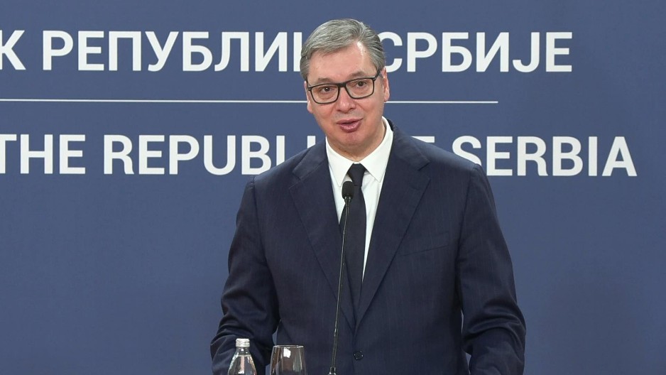 VUČIĆ PORUČIO CENTRIMA MOĆI U ZAGREBU, SARAJEVU I PRIŠTINI Srećna Nova, džabe se nadate, vlast u Srbiji nećete promeniti!