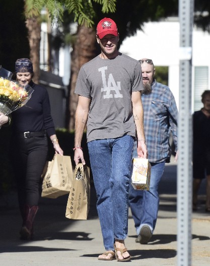 OPTUŽIVALI GA ZA KANIBALIZAM, A SAD JE PRIZNAO DA JE MALTRETIRAO I ŽENE  Slavni glumac danas živi u malom stanu, loša reputacija ga psihički razorila