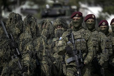 MAĆEDONCI OPET ZVECKA ORUŽJEM Nabavljamo helikoptere, kukaju zbog srpskih vojnih baza: To su pretnje po bezbednost