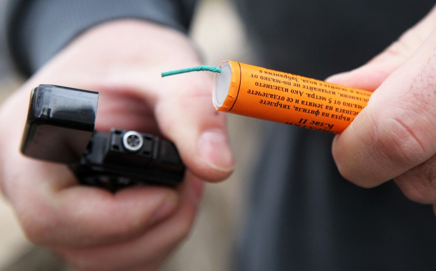 JOŠ DVA DEČAKA POVREĐENA ZBOG PETARDI Nove nesreće na Zvezdari