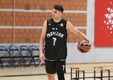 NAJVAŽNIJE JE ZDRAVLJE I PORODICA Mario Nakić svestan sporedne uloge: Evroliga ne trpi mlade igrače