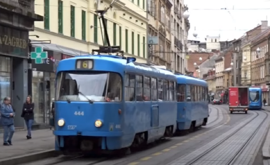 TRAMVAJ IZLETEO IZ ŠINA U HRVATSKOJ, ZAKUCAO SE U STUB Svedoci u šoku: "Čuli smo samo jak prasak i istrčali iz kuće..."