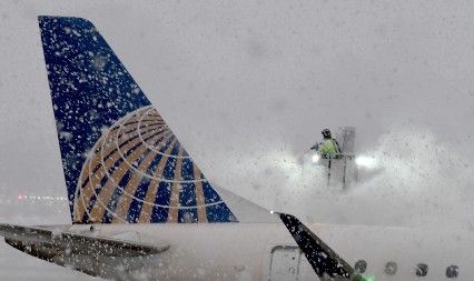 ZATVORENI AERODROMI ZBOG OBILNOG SNEGA Kolaps u evropskoj državi