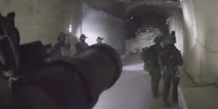 VOJSKA SE UŠUNJALA U PODZEMNU BAZU Evo šta su pronašli (VIDEO)