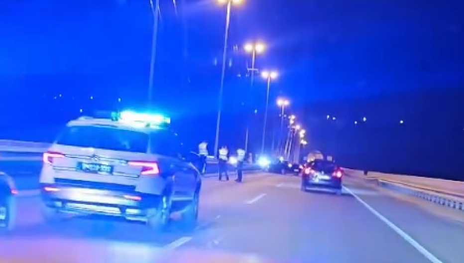 KARAMBOL U NOVOM SADU Na Mostu slobode došlo do lančanog sudara (VIDEO)