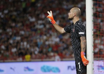 SRBIN JUNAK U ARABIJI, A NISU NI MITAR, NI SERGEJ Predrag Rajković odbranio tri penala i odveo Benzemu i družinu u finale Kupa, Mitrović se povredio