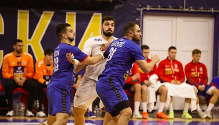 SPEKTAKL ZAVRŠEN BEZ POBEDNIKA Remi rukometaša Srbije i Mađarske