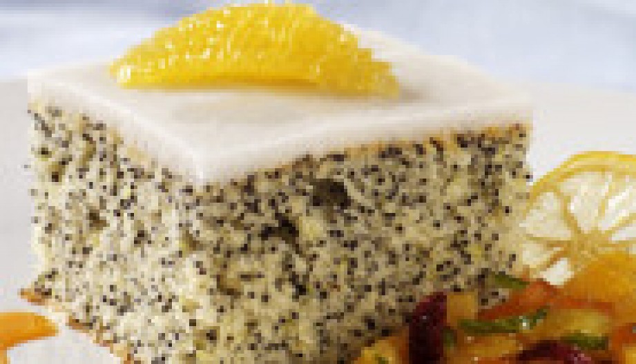 KOLAČ OD MAKA SA BELOM ČOKOLADOM Kremasti desert koji pomera granice dobrog ukusa