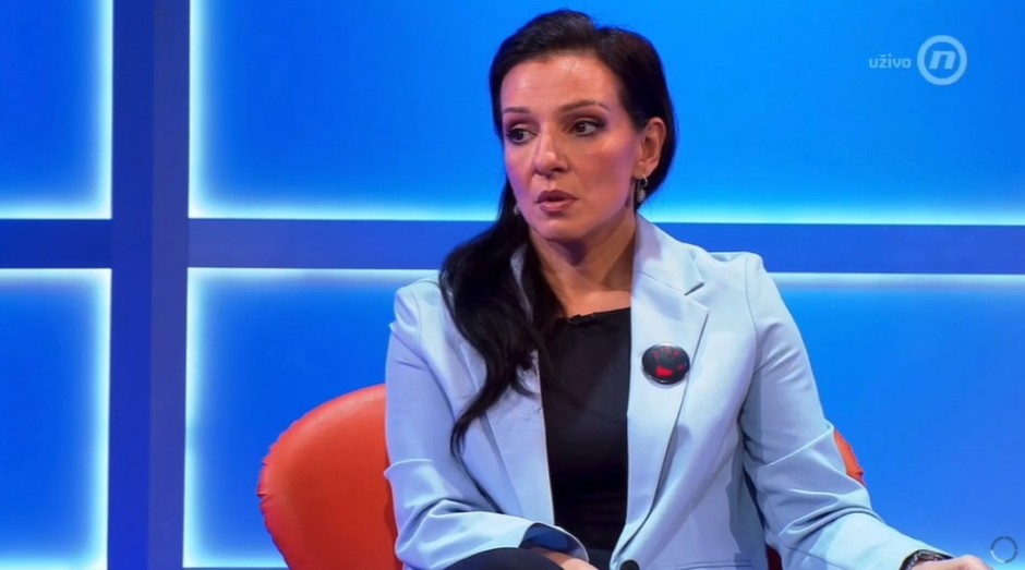 ŽENA BEZ OBRAZA "Prosto se zapitate da li je nekada izgovorila nešto što ima veze ili se dodiruje sa istinom