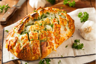 HLEB SA SIROM I BELIM LUKOM Priprema je jednostavna, a nestaće brzinom svetlosti